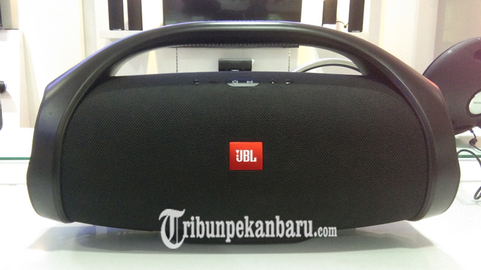 basah-atau-terendam-air-tetap-bisa-berbunyi-speaker-portable-jbl-boombox.jpg