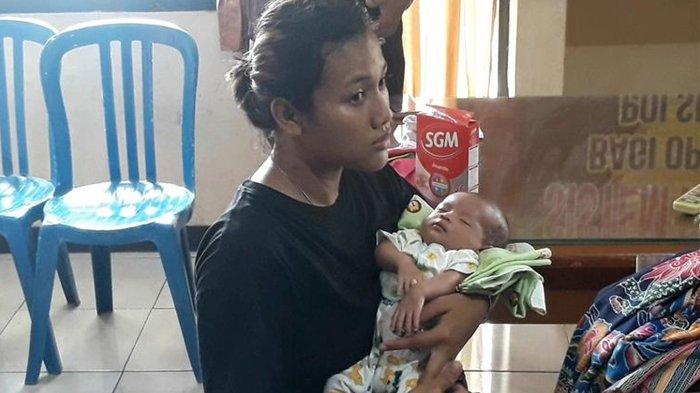 GEGER Bayi 3 Minggu Ditemukan Dalam Kardus & Sepucuk Surat: 'Saya Terpaksa Menaruh Anak Ini'