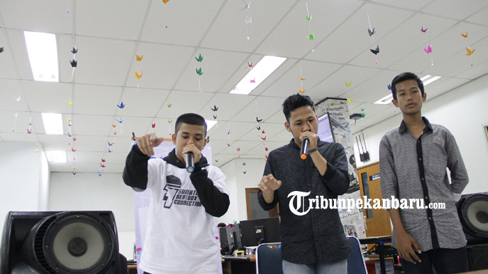 FOTO: Ade Cs Suguhkan Freestyle Beatbox - beatbox-tribun-blast-road-to-riau-music-exhibition-rimex_20180324_130740.jpg