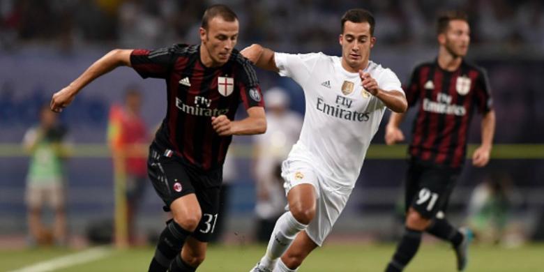 bek-ac-milan-luca-antonelli-mengejar-bola-lucas-vazquez_20150730_215209.jpg