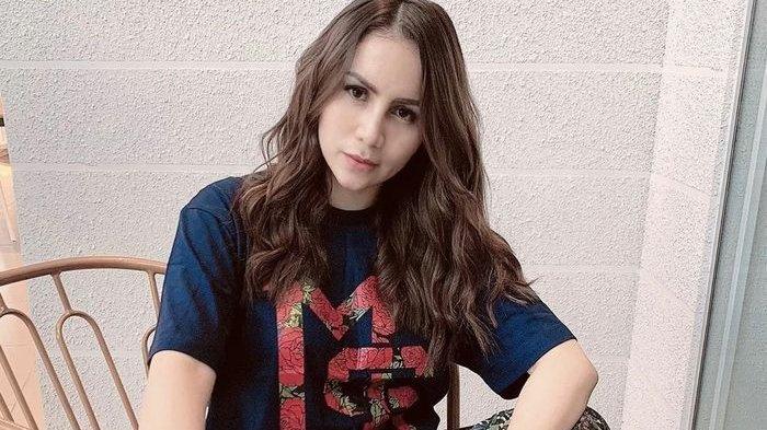 Benarkah Momo Hanya Menikmati Kekayaan Mertua? Istri Nicola Reza Samudra Jawab Tudingan Itu