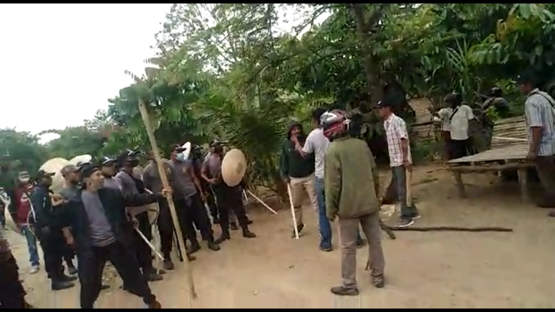 Komnas PA Riau Kecewa, Sepekan Keluarga Eks Karyawan PT Padasa Mengungsi Belum Ada Solusi