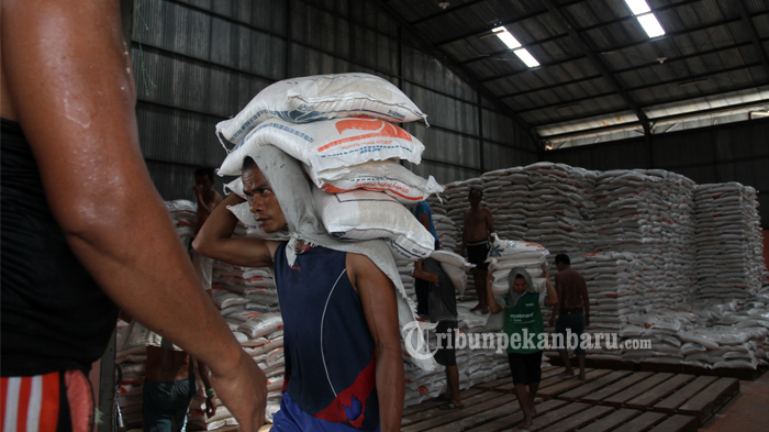 Bulog Divre Riau Kepri Pastikan Komoditi Pangan Pokok Ini Cukup Saat Ramadan
