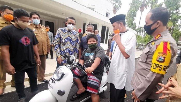 Berbeda dari Bocah Kebanyakan, Jawaban Rizal Penjual Jalangkote Ditanya Soal Cita-cita, Buat Kaget!