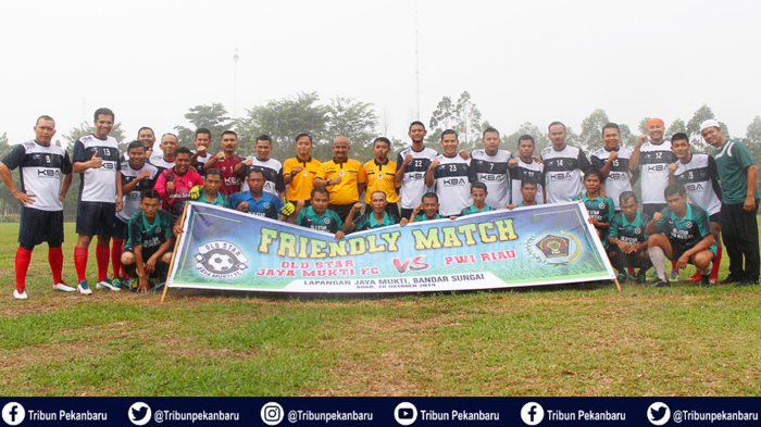 bola-lokal-ujicoba-jelang-porwanas-tim-sepakbola-pwi-riau-laga-persahabatan-dengan-jaya-mukti-fc.jpg
