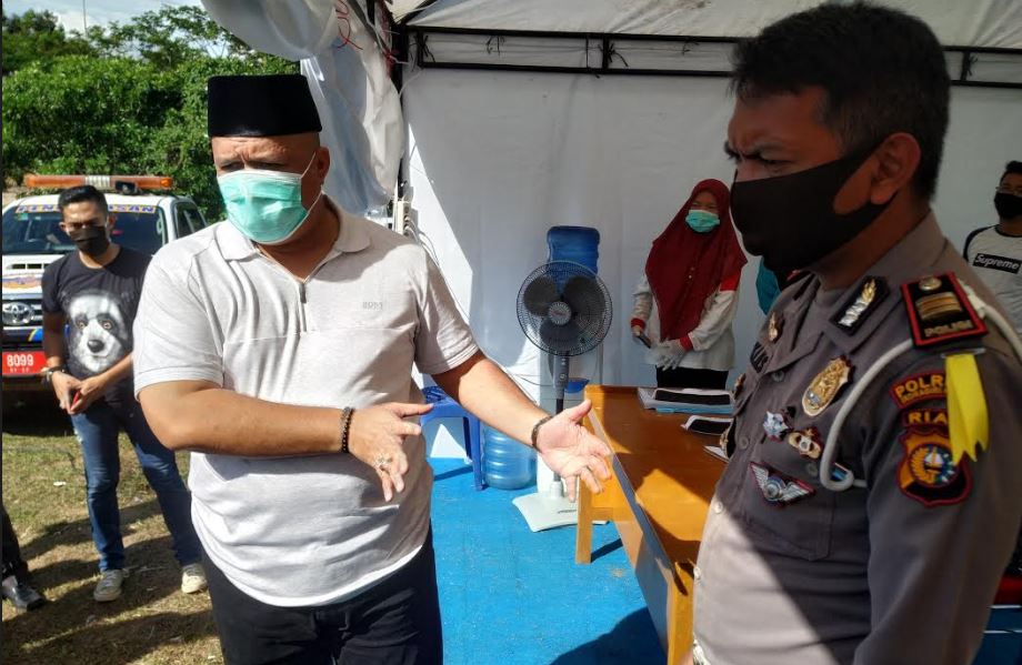 Bupati Inhu Tinjau Posko Pengawasan Terpadu Covid-19