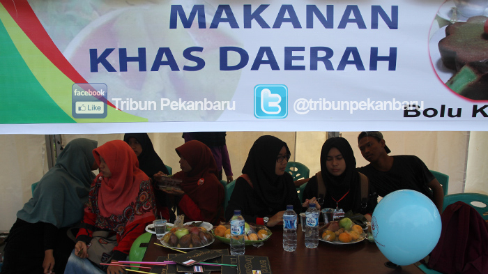 FOTO: BEM UR Deklarasi Menyambut MEA di CFD - deklarasi-siap-sambut-mea-bem-ur-4-20022016_20160221_111930.jpg