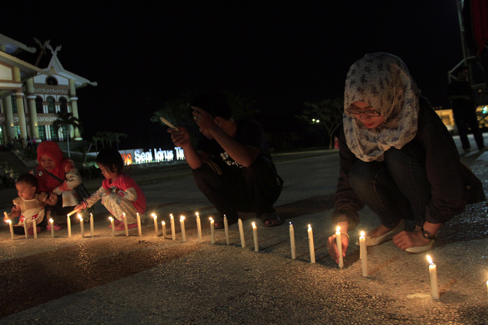 FOTO: Dukungan Untuk KPK - dukungan-untuk-kpk_20170412_191110.jpg