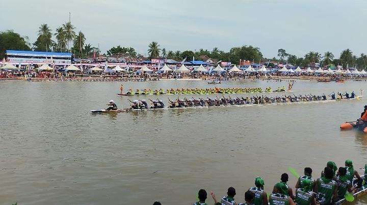 festival-pacu-jalur-kuansing-piala-gubernur.jpg
