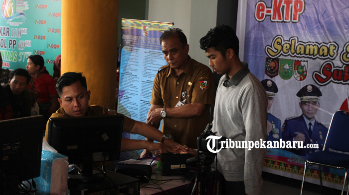 Tiga Hari Layanan Rekam Data KTP Elektronik di Stadion Rumbai. Ini Jumlah Masyarakat Yang Terdata