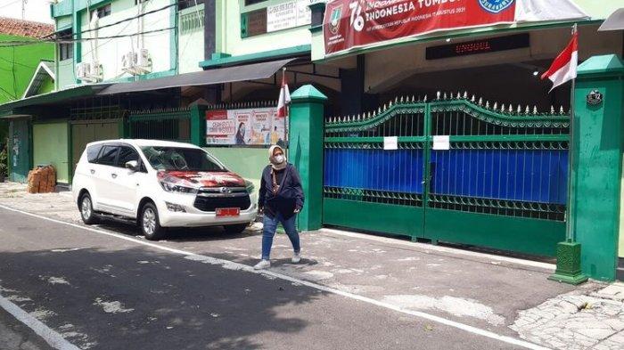 gara-gara-masih-ada-pelajaran-tatap-muka-anak-jokowi-gibran-nekat-parkirkan-mobilnya-depan-sekolah.jpg