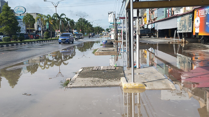 Diguyur Hujan Deras Semalaman, Genangan Air Kepung Pangkalan Kerinci, Ini Langkah BPBD Pelalawan