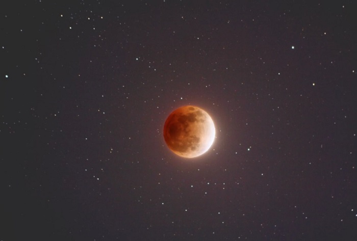 gerhana-bulan-super-blue-blood-moon_20180124_160053.jpg