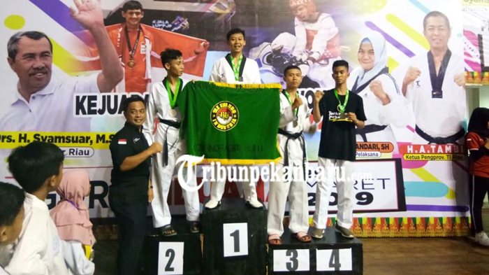 gordinof-dari-inhu-jadi-atlet-terbaik-senior-putra-pada-kejurda-dan-gubernur-cup-taekwondo-2019.jpg