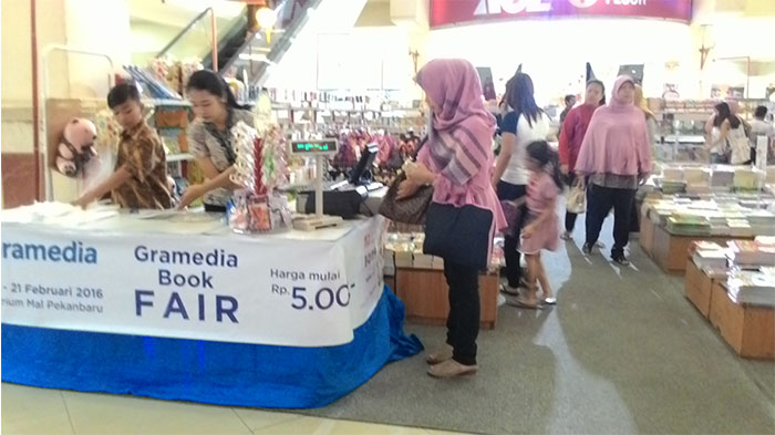 gramedia-book-fair-mal-pekanbaru_20160213_180424.jpg