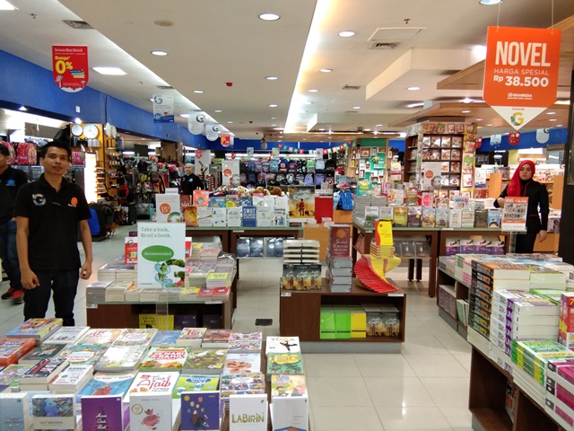 Gramedia Mal Pekanbaru Hadirkan Promo Bulan Bahasa, Diskon hingga Rp70 Ribu untuk Pecinta Buku