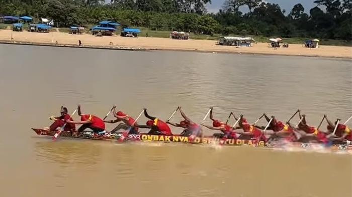 Pacu Jalur Rayon I 2025 Dibuka, Kapolres Kuansing Ajak Masyarakat Junjung Sportivitas dan Keamanan