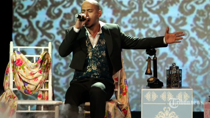 Husein Idol Belum Punya Target Kapan Nikahi Cucu Elvy Sukaesih
