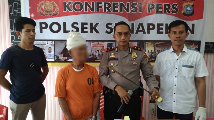 kakek-83-tahun-di-pekanbaru-bacok-kenalannya-dengan-parang-hingga-kritis-penyebabnya-rekomendasi.jpg