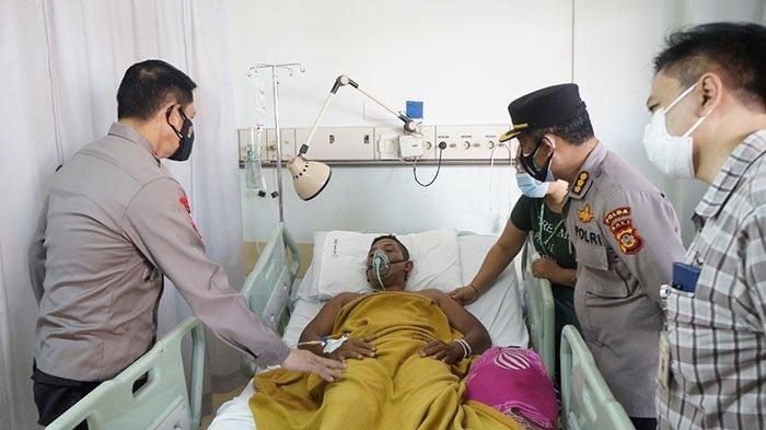 Nahas, Seorang Personel Polisi Ditabrak Truk Saat Bertugas Mengawal Vaksin Covid-19