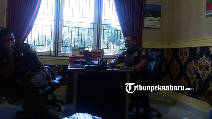 Jaksa Panggil Aparatur Desa Melalui Telepon Seluler