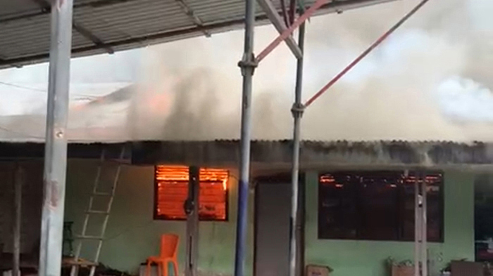 Ditinggal Jualan, Rumah Milik Penjual Pecel Lele di Pelalawan Ludes Terbakar, Diduga Ini Pemicu Api