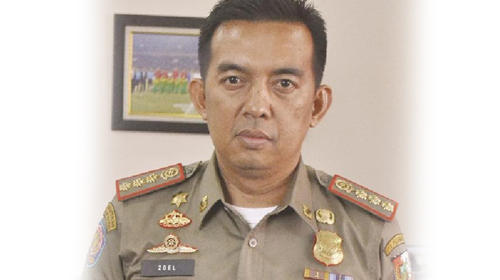 kepala-satpol-pp-pekanbaru-zulfahmi-adrian_20150422_201920.jpg