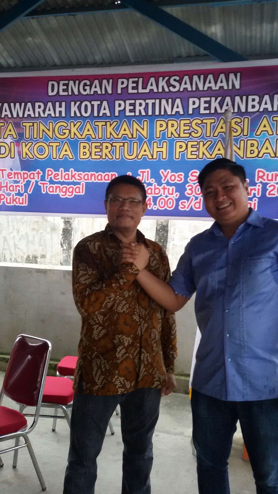 ketua-umum-pertina-pekanbaru-doan-nababan-bersama-ketua-pertina-riau-robin_20160131_173645.jpg
