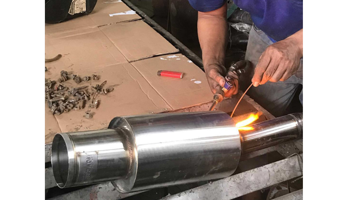 Datangi Rumah Tetangga, Anggota DPRD Jeneponto Disambut Dengan Parang