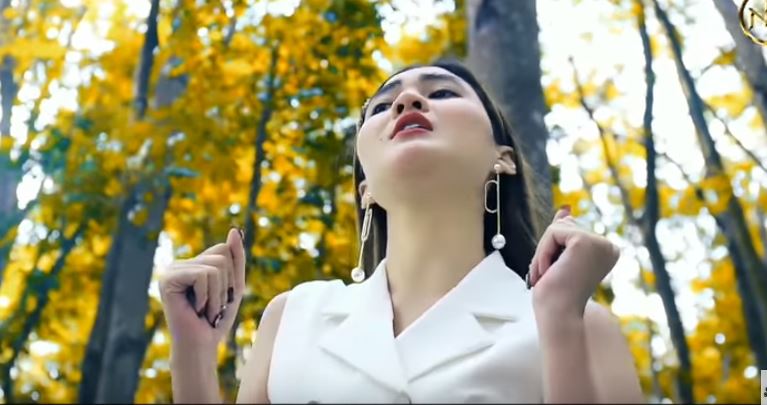 lagu-hujan-kemarin-nella-kharisma.jpg