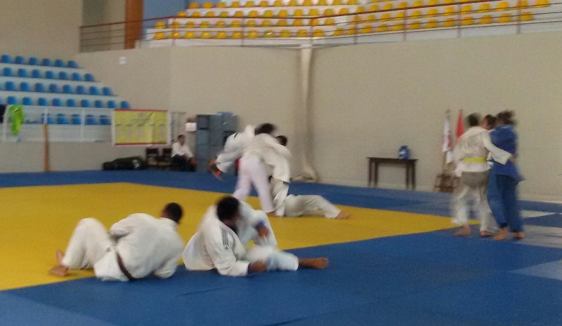latihan-judo-di-sport-center-rumbai_20180316_170327.jpg