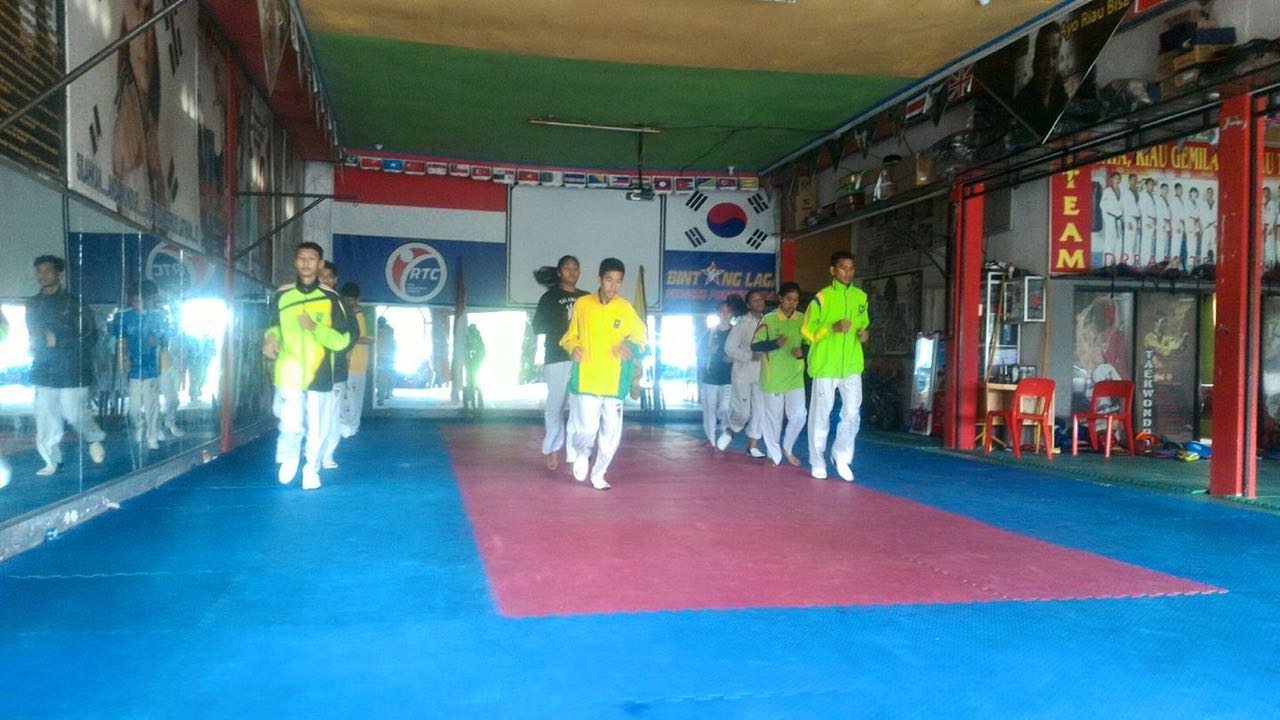 latihan-kejurnas-taekwondo-pplp-riau_20180828_170922.jpg