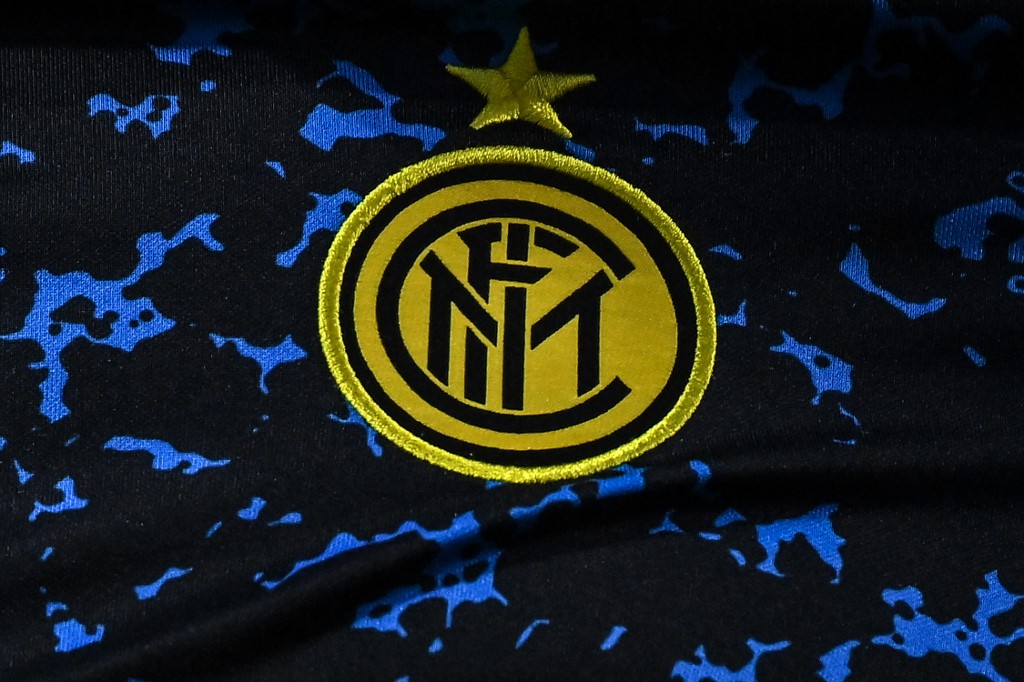 logo-inter-milan-digambarkan-pada-jersey-pemain.jpg
