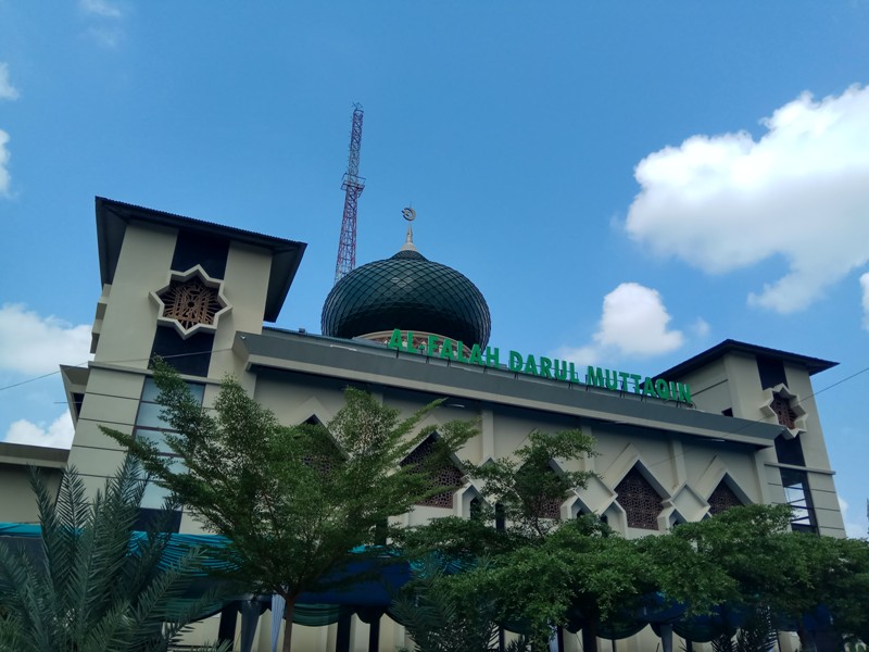 Ajaib! Pisau Pelaku Bengkok Saat Coba Tikam Imam Sholat di Masjid Al-Falah Pekanbaru, ini Faktanya
