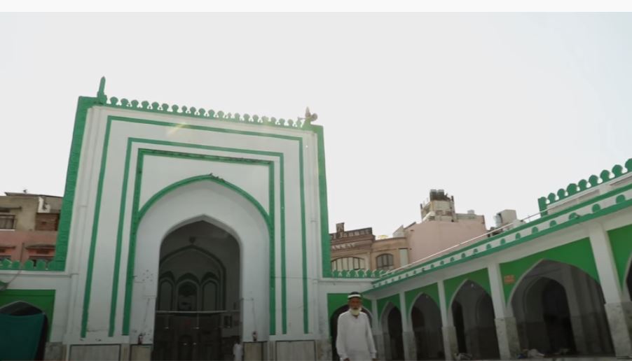 masjid-gareeb-nawaz-al-maroof-sebelum-dihancurkan-pemerintah-india.jpg