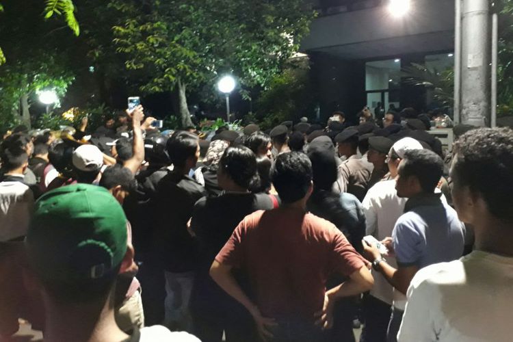 YLBHI Merasa Jadi Korban Hoaks, Dikepung atas Tuduhan Gelar Acara PKI