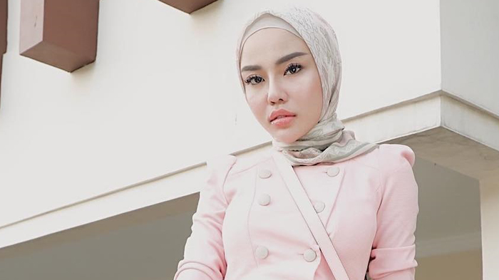 medina-zein-dirawat-di-rsj-sakit-jiwa-uya-kuya-dan-denise-chariesta-ogah-percaya.jpg