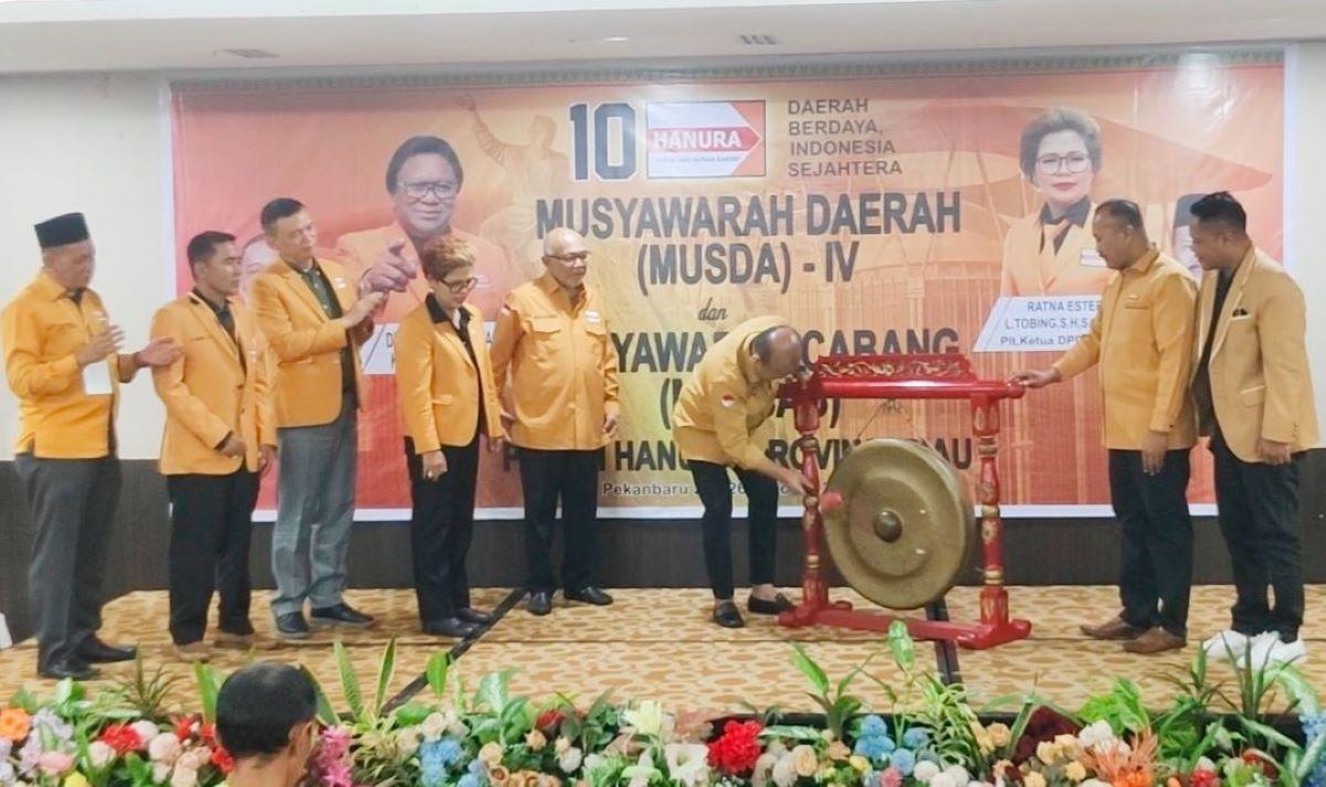 memukul-gong-Musda-Hanura.jpg