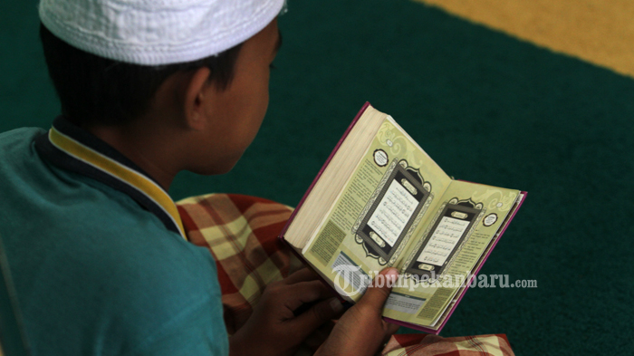 mengaji-baca-alquran-di-pondok-quran-mesjid-al-muslimin-pekanbaru_20170529_152859.jpg
