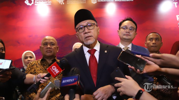 menteri-perdagangan-yang-baru-zulkifli-hasan-memberikan-keterangan-pers.jpg