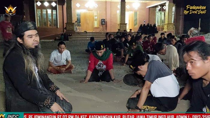 Gus Samsudin Beri 4 Pesan Penting untuk Santrinya di Padepokan Nur Dzat Sejati
