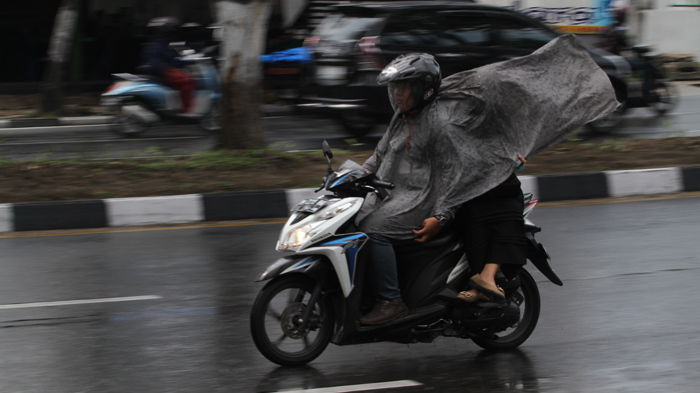 pekanbaru-diguyur-hujan-1-05112015_20151105_182220.jpg