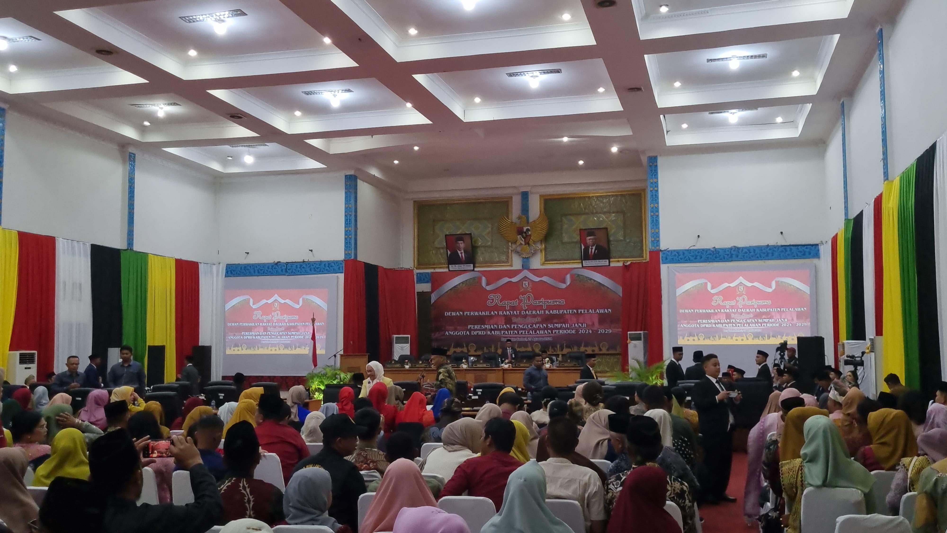 pelantikan-40-anggota-DPRD-Pelalawan-periode-2024-2029.jpg