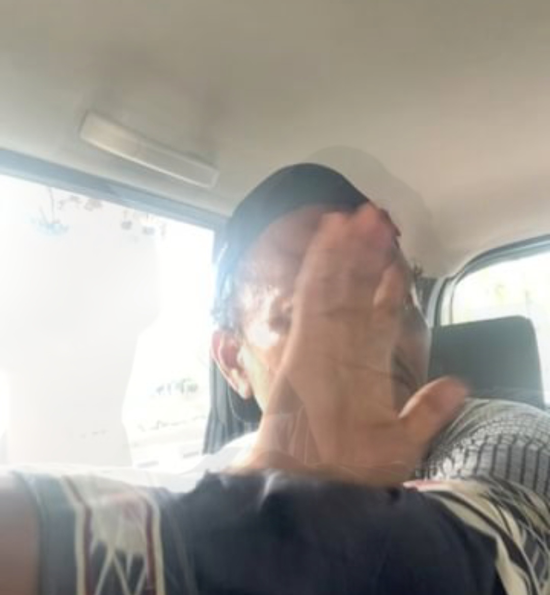 pemalakan-saat-hendak-keluar-dari-bandara-ssk-ii-pekanbaru.jpg