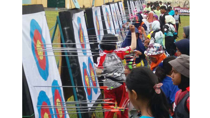 pemanah-melihat-target-untuk-mengetahui-hasil-panahannya_20180605_140642.jpg