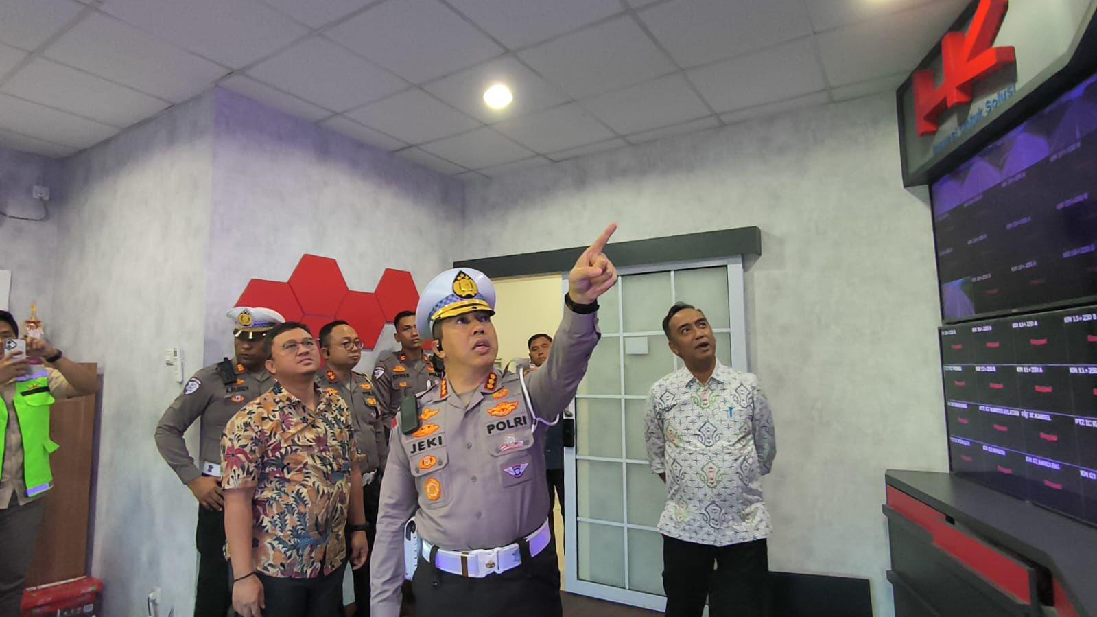 pemantauan-tol-Pekanbaru-Dumai.jpg