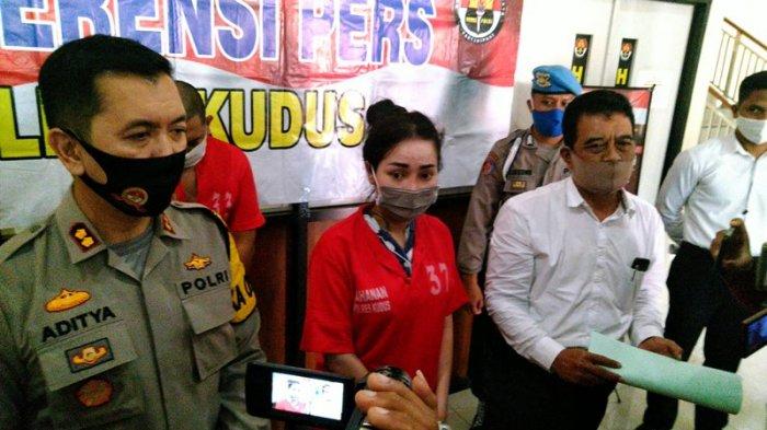 Penyanyi Dangdut Wanita Ditangkap Polisi, Mengaku tak Hanya Makai namun Juga Edarkan Inex