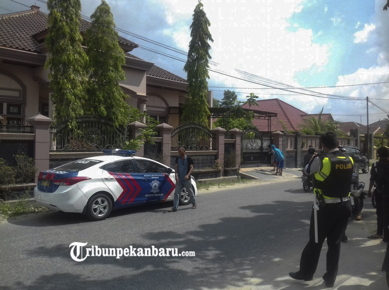 perampokan-bersenjata-di-pekanbaru_20180712_110114.jpg
