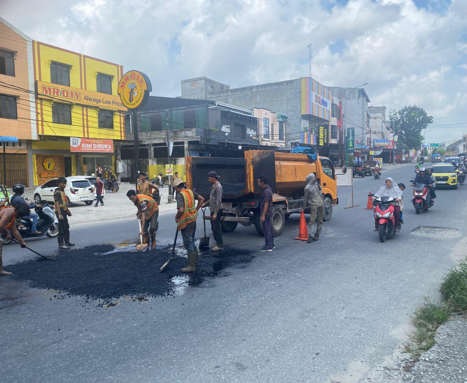Pemprov Riau Tuntaskan Perbaikan Kerusakan Jalan Imam Munandar dan Hang Tuah Pekanbaru