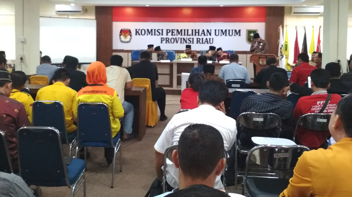 pleno_kpu_riau_akhirnya_dibuka_kembali_untuk_tuntaskan_bengkalis.jpg